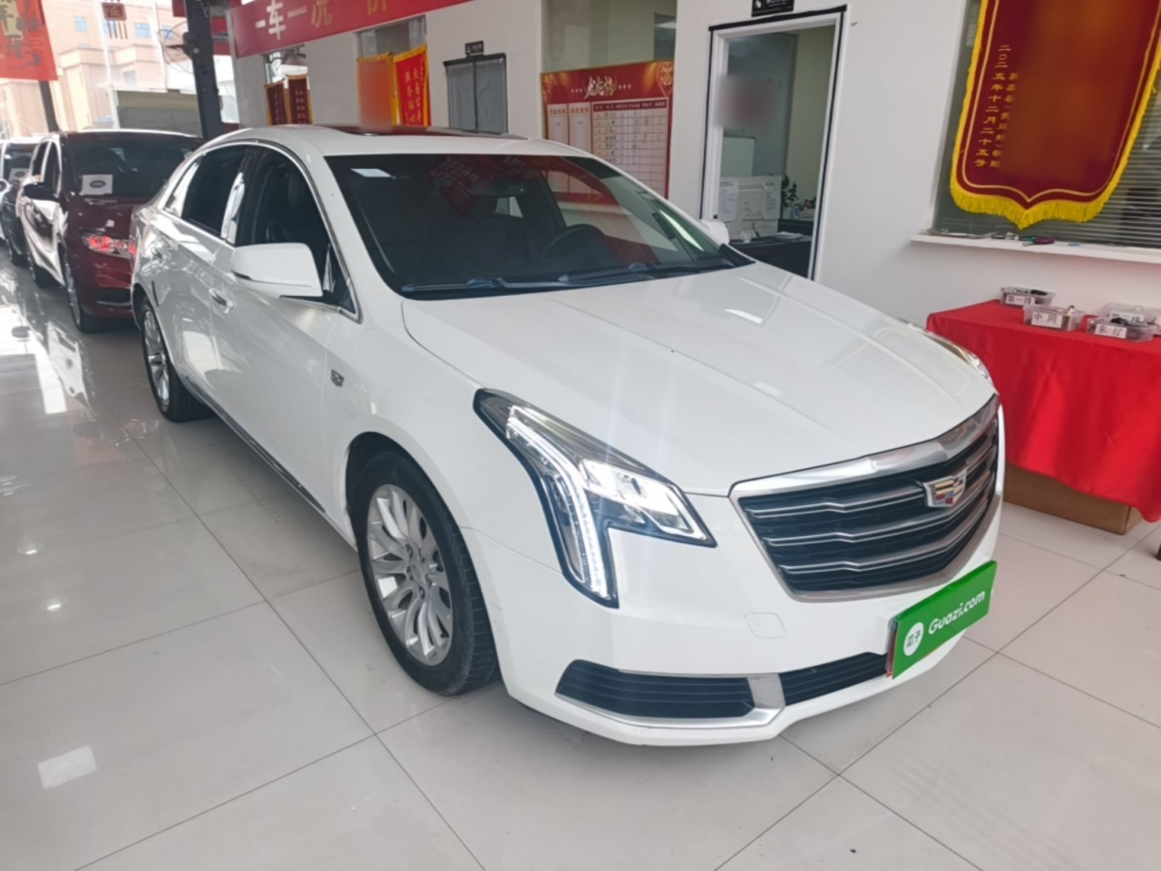 XTS 2018 28T Tech photo 3