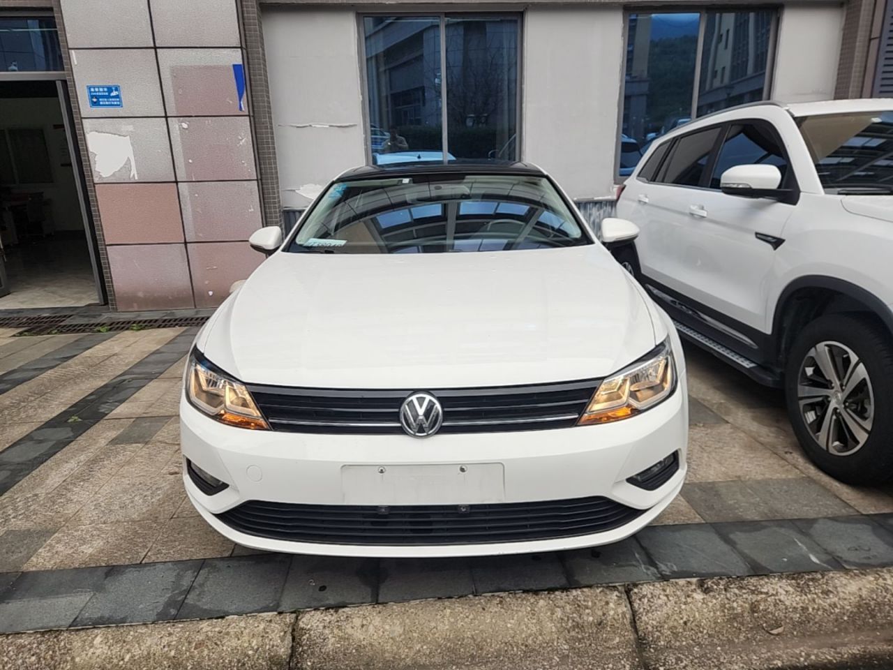 Lamando 2017 230TSI DSG photo 2