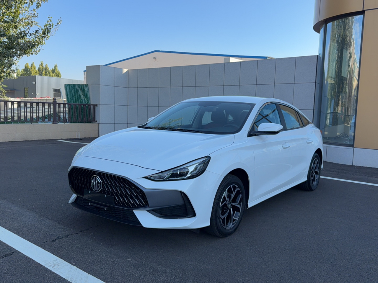 MG5 2023 180DVVT MT