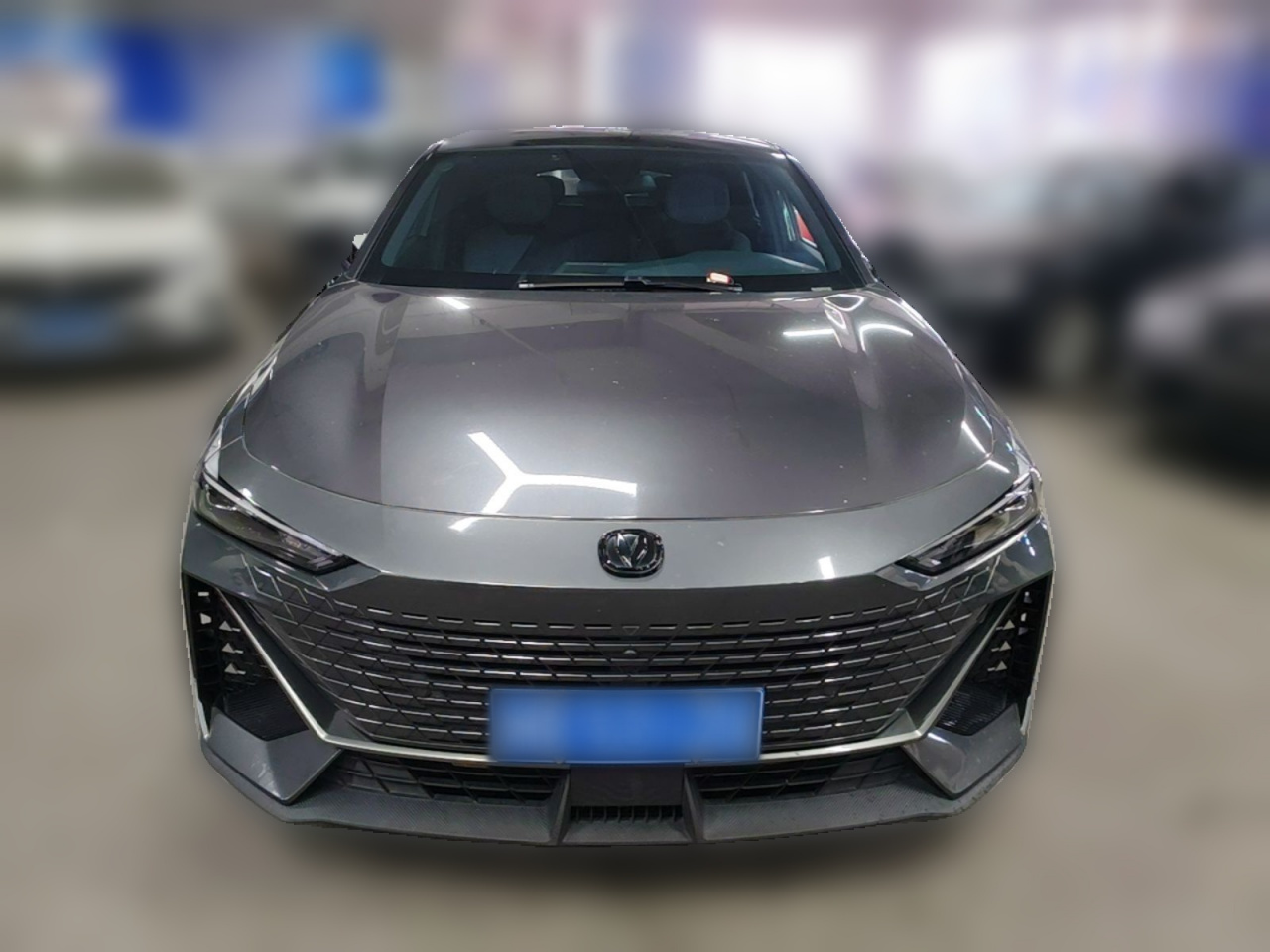 UNI-V 2023 1.5T Premium photo 2