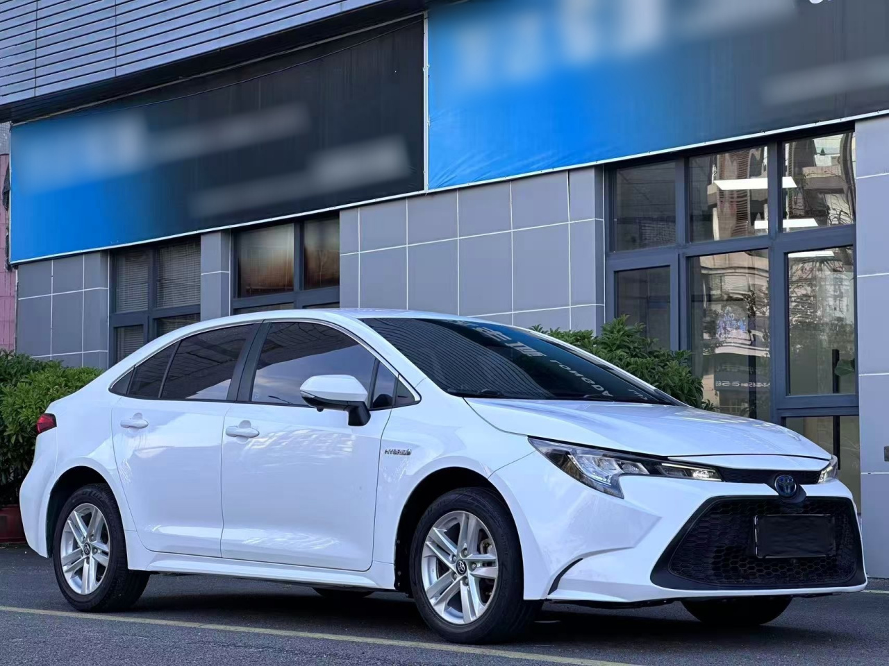 Levin 2022 Hybrid 1.8H E-CVT Leading photo 3