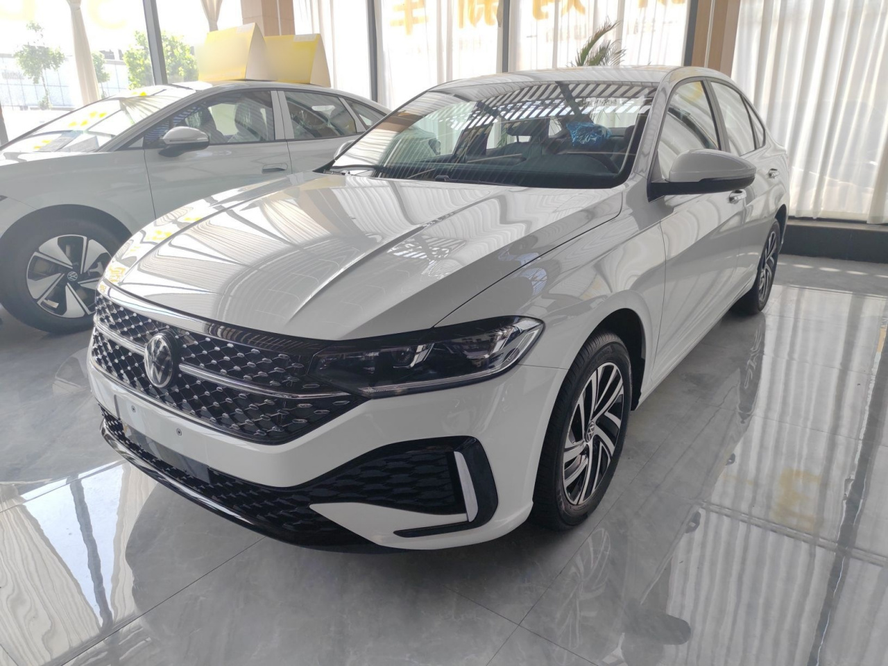 Lavida 2024 1.5L AT
