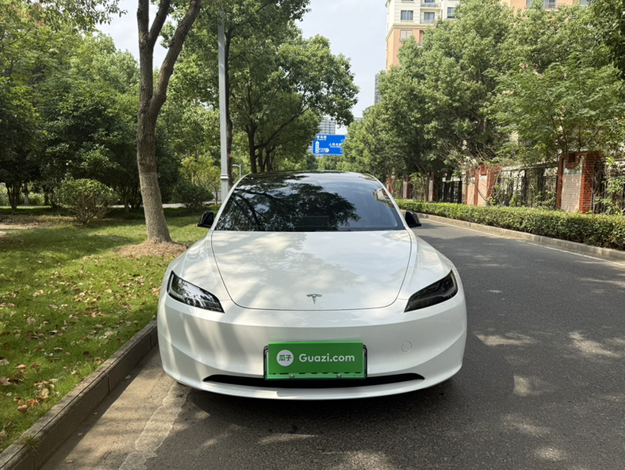 Model 3 2023 Long Range AWD photo 2