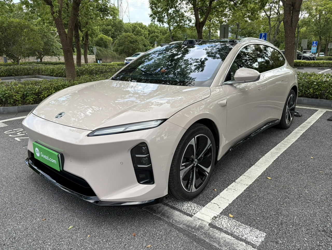 ET5T 2025 75kWh Touring