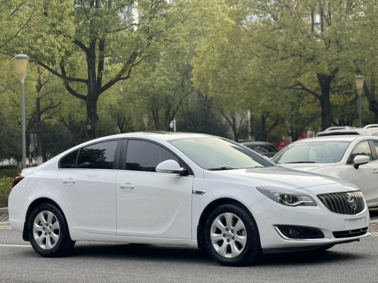 Regal 2015 1.6T Leading Tech photo 3