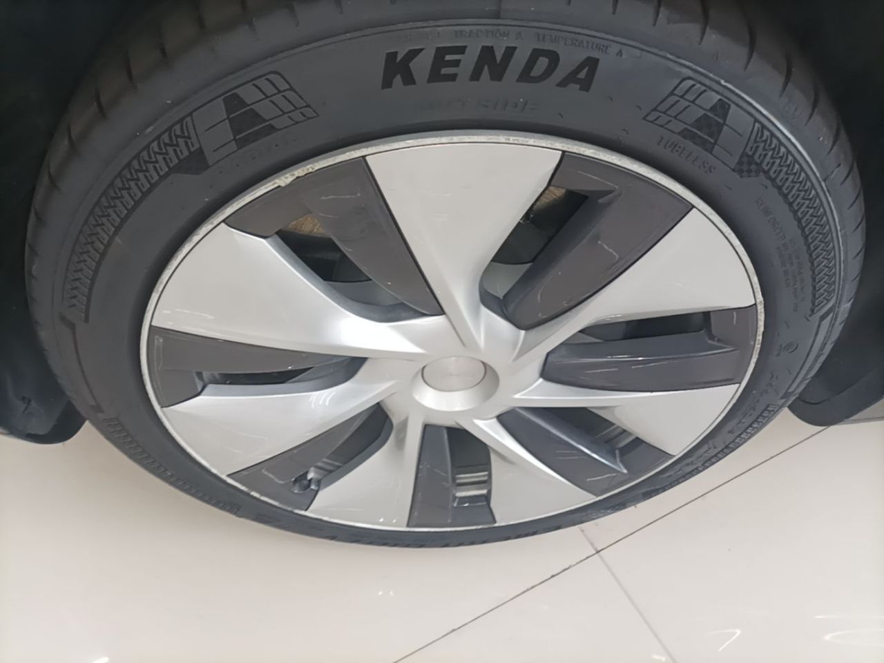 Model Y 2022 RWD photo 2