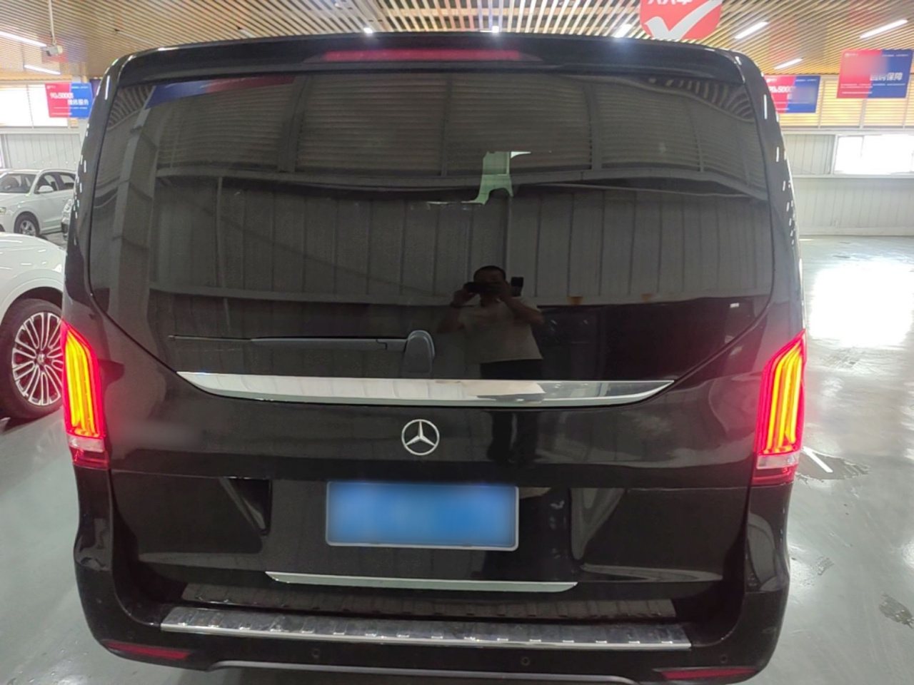V-Class 2020 V 260 L Long Wheelbase Luxury photo 5