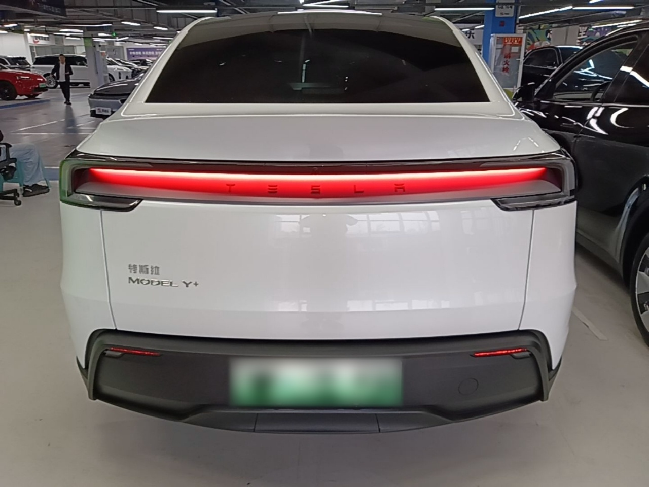 Model Y 2025 Long Range AWD photo 3