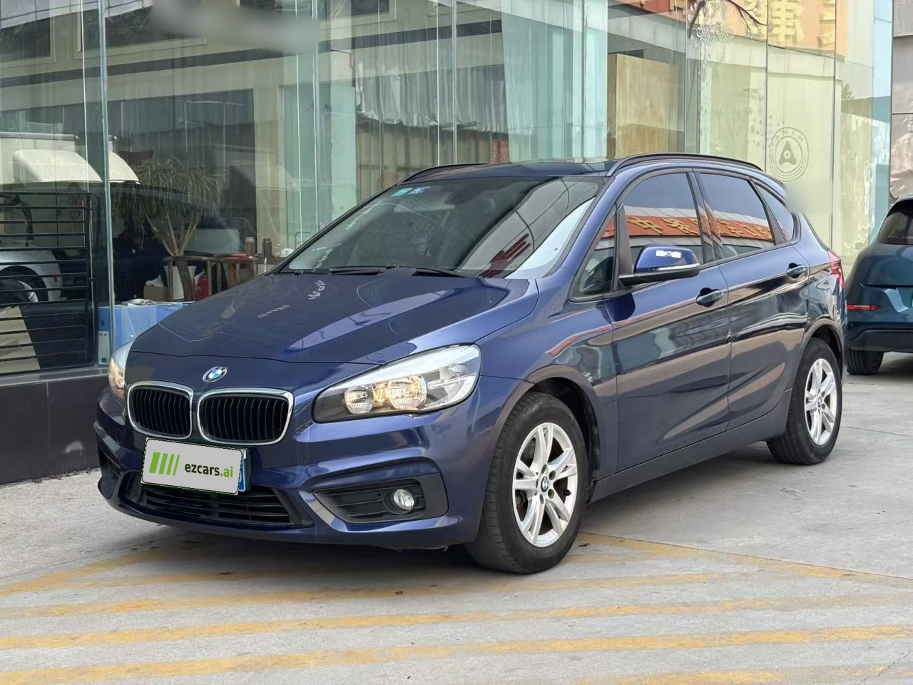 2 Series Wagon 2015 218i Leading
