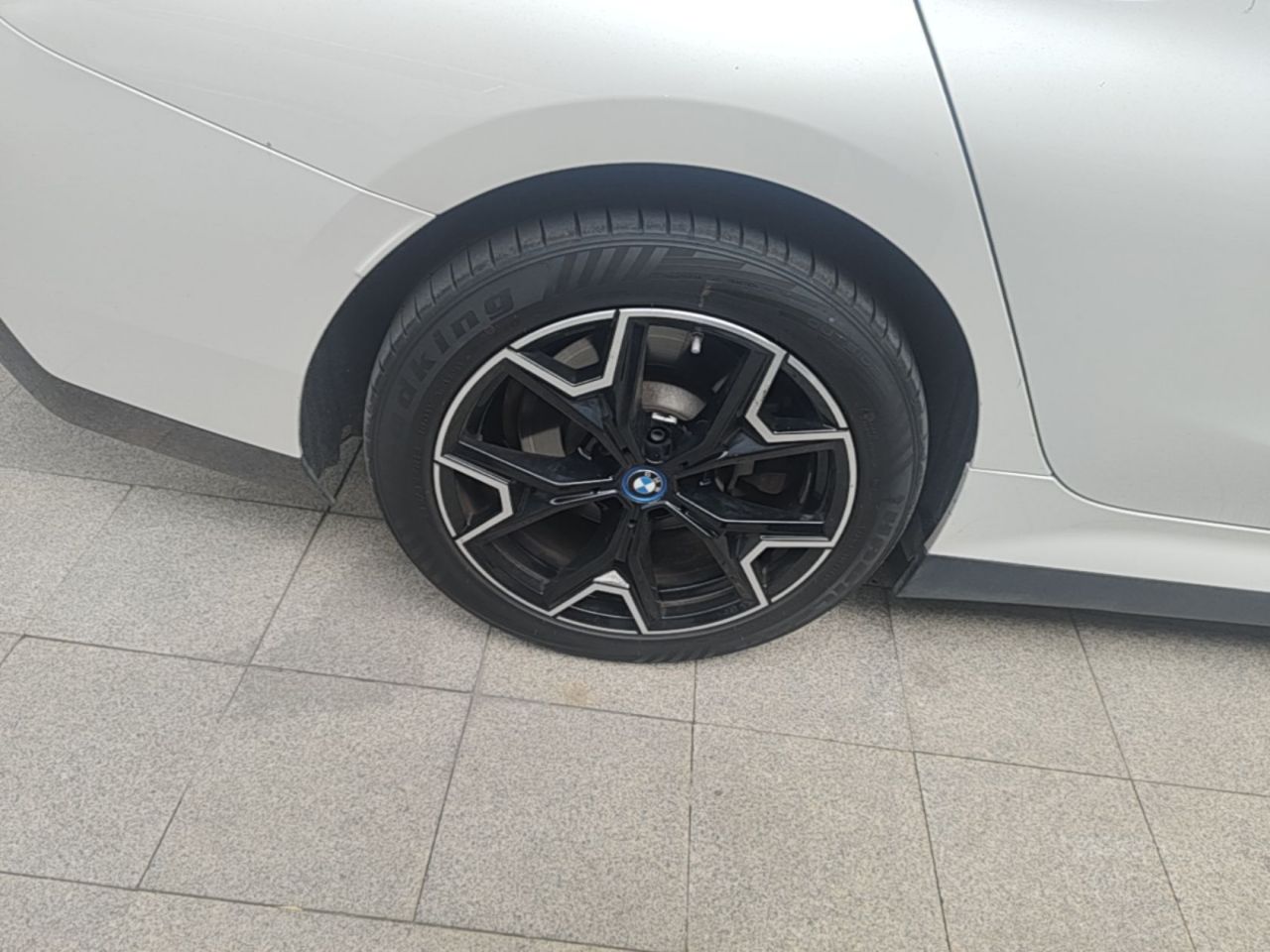i3 2024 eDrive 40 L M Night Package photo 3
