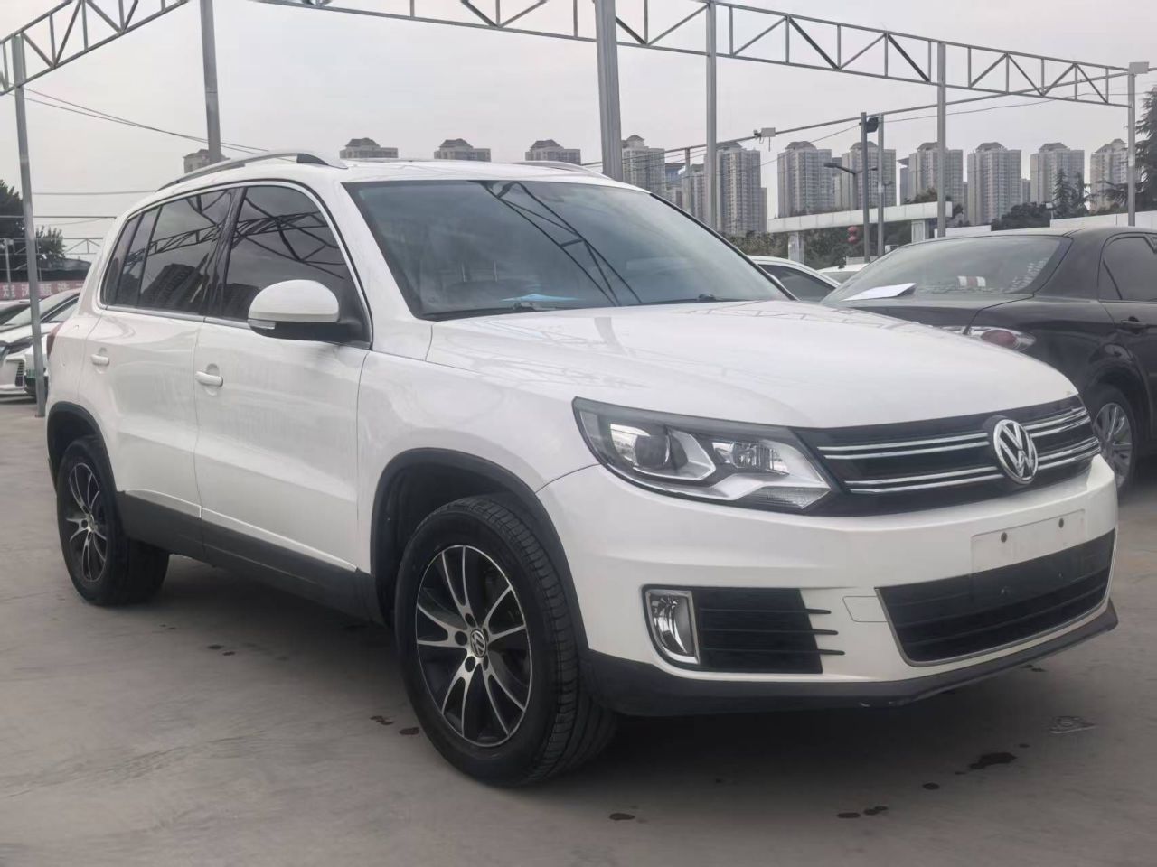 Tiguan 2015 1.8TSI AT AWD Luxury photo 3