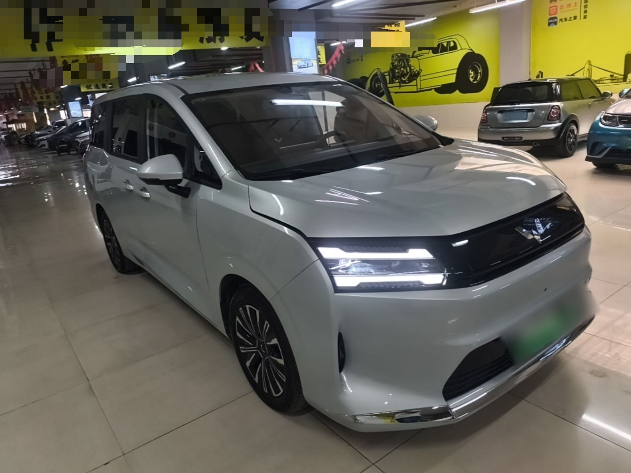 730 EV 2025 EV 500km Luxury photo 3