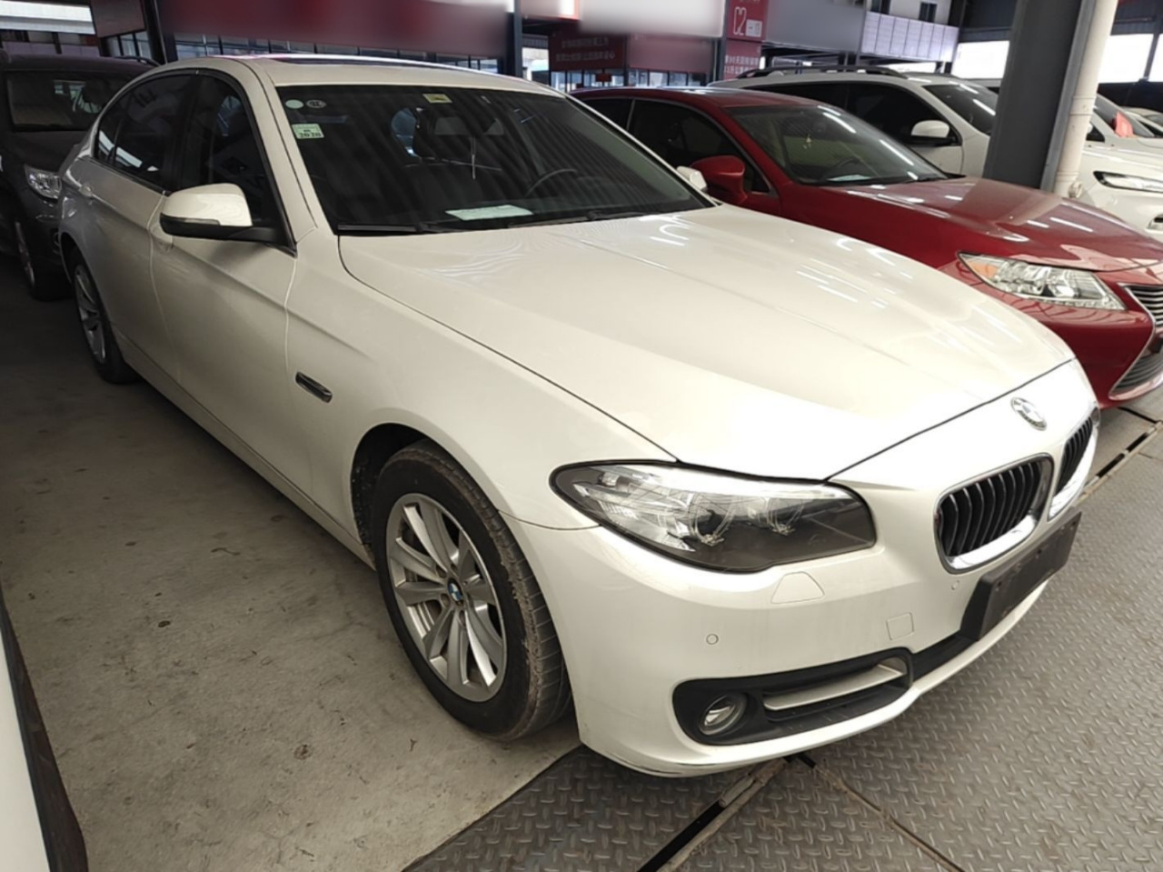 5 Series 2014 520Li photo 3