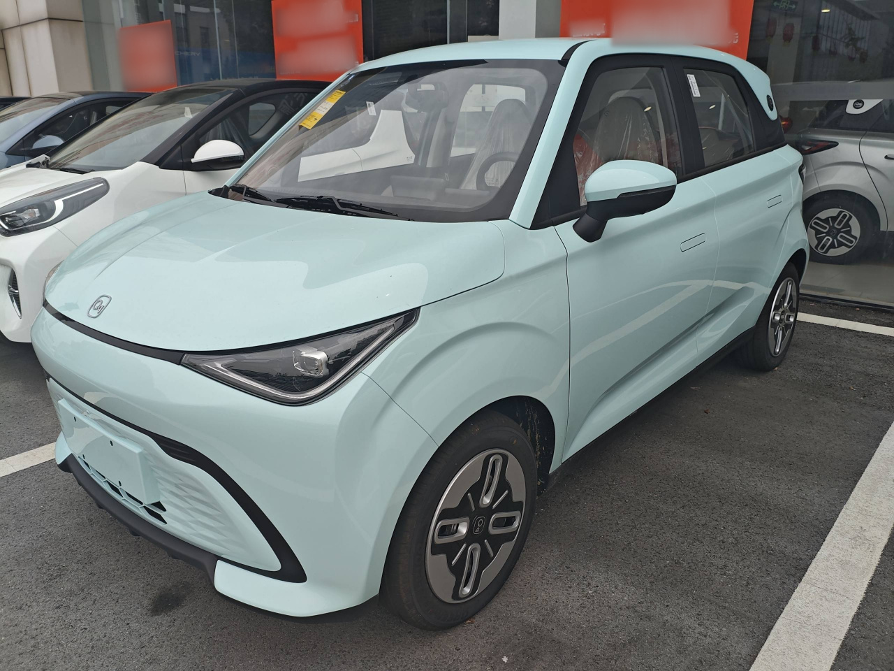 QQ 2025 305km