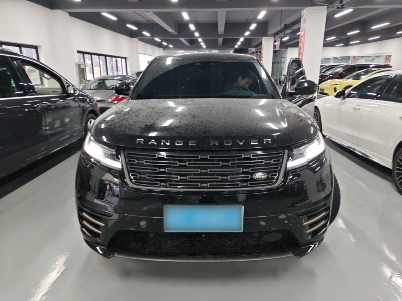 Range Rover Velar 2024 Dynamic SE photo 2