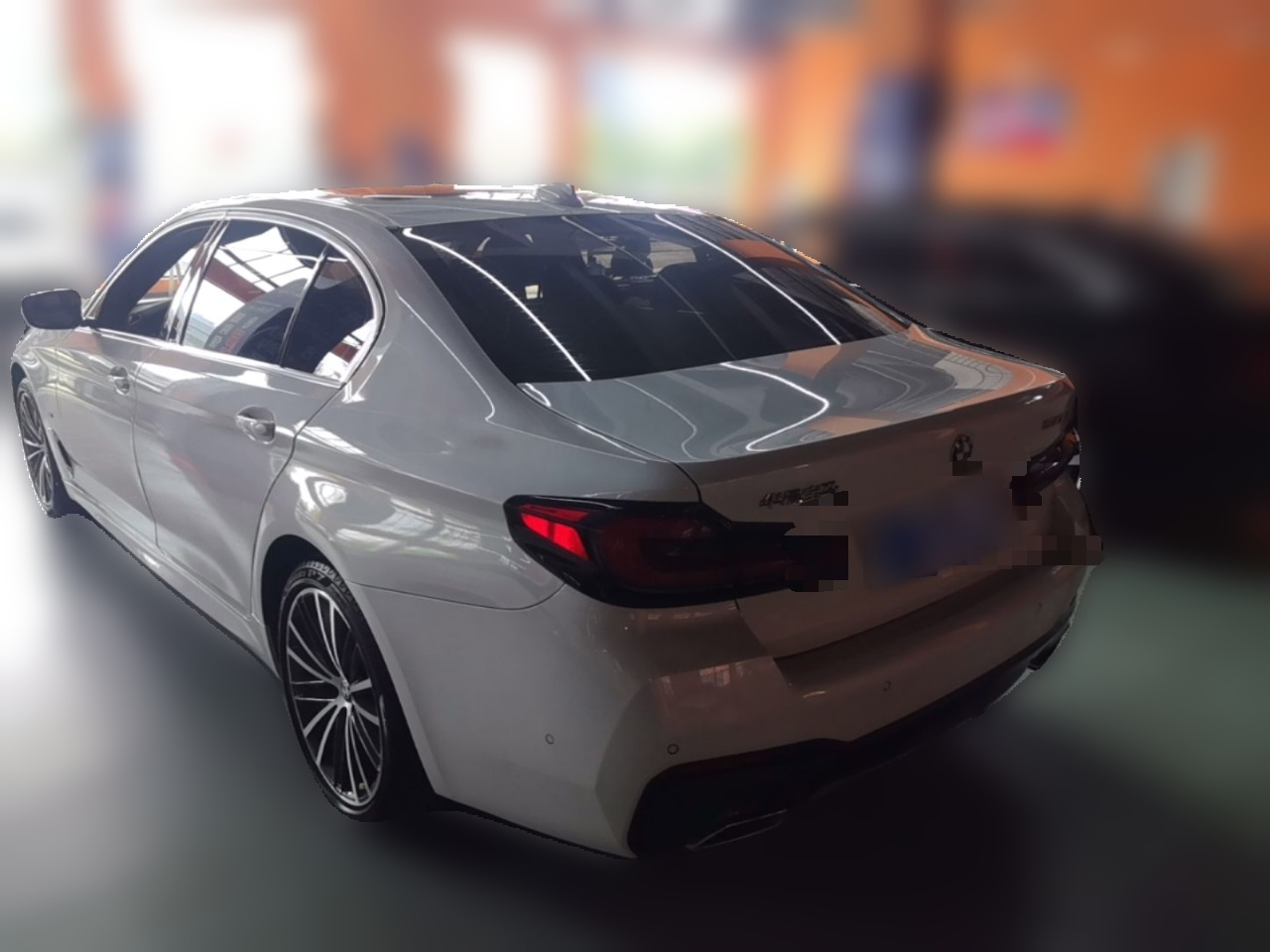 5 Series 2023 530Li Leading M Sport Package photo 4
