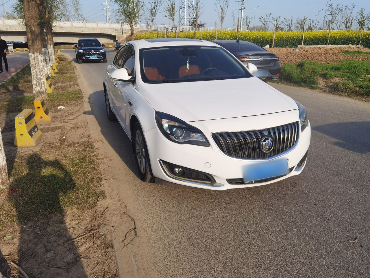 Regal 2015 1.6T Elite Tech photo 3