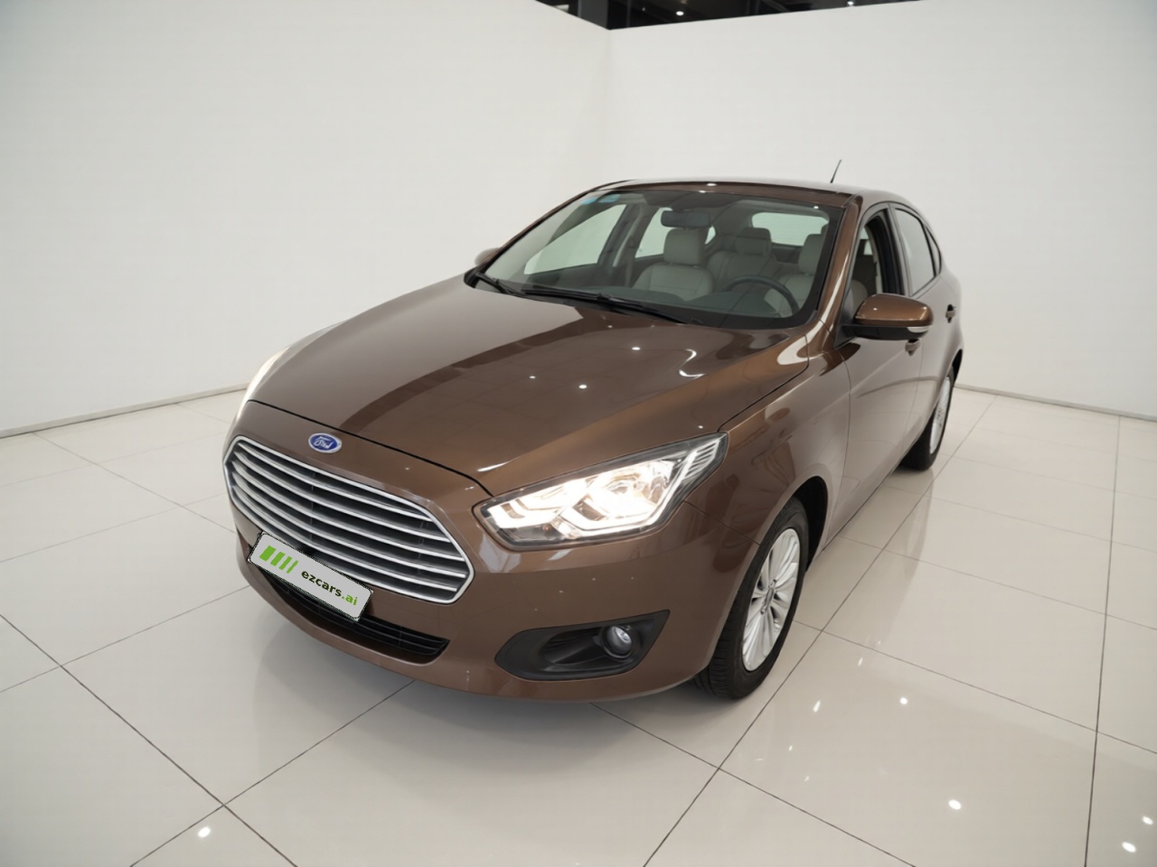 Escort 2015 1.5L AT Comfort