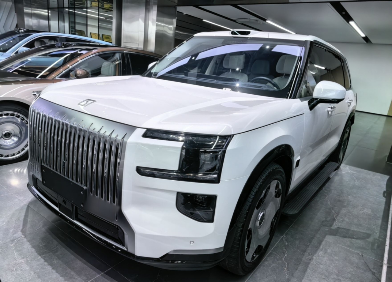 9X 2025 Hyper 70kWh 6-Seater