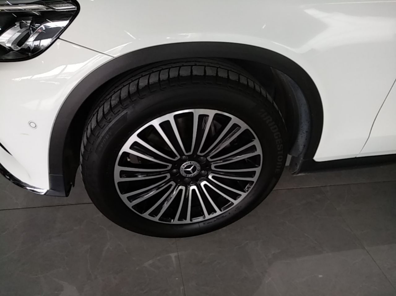 GLC 2019 GLC 260 L 4MATIC Dynamic photo 3