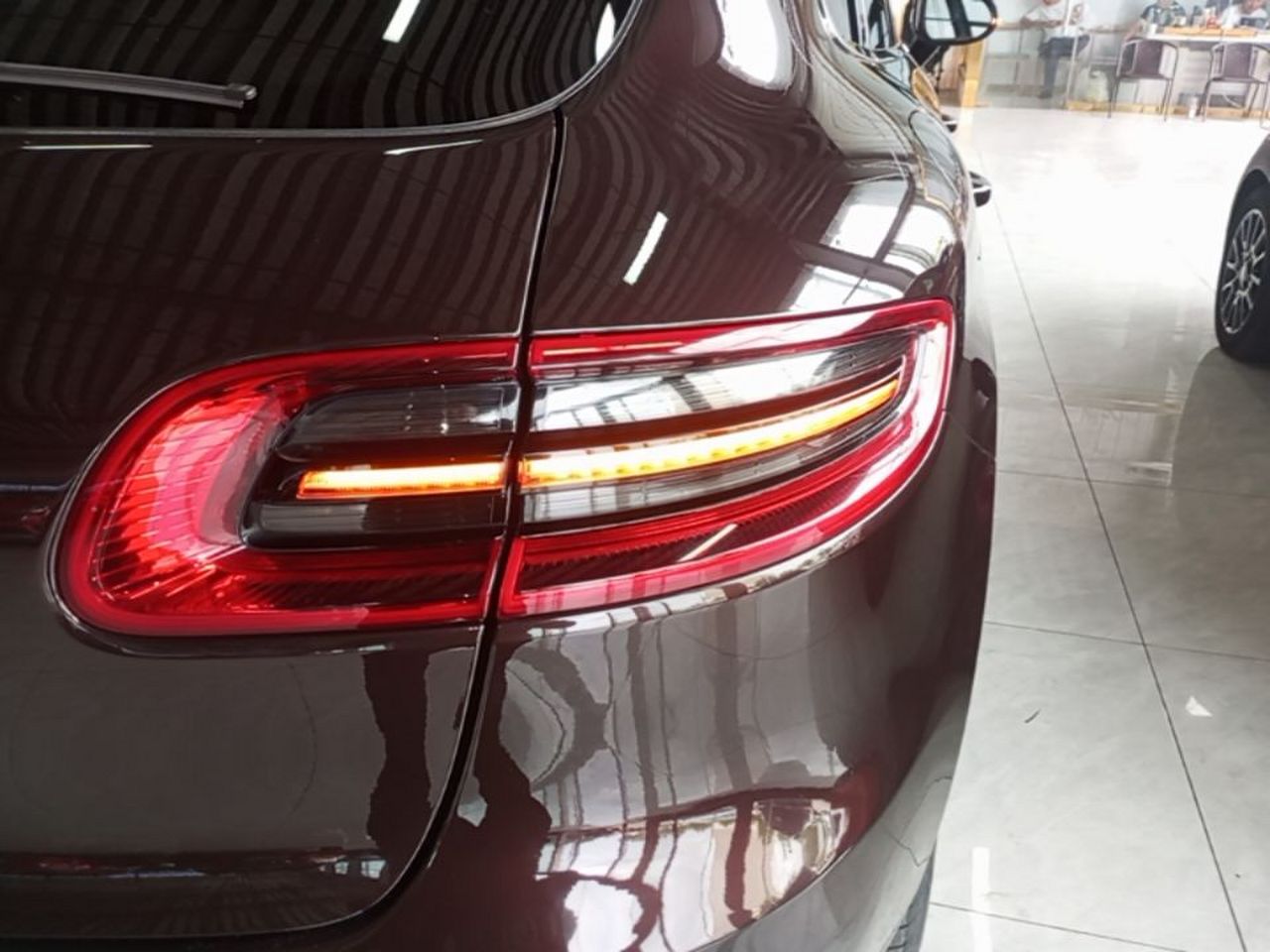2017 Macan 2.0T photo 2