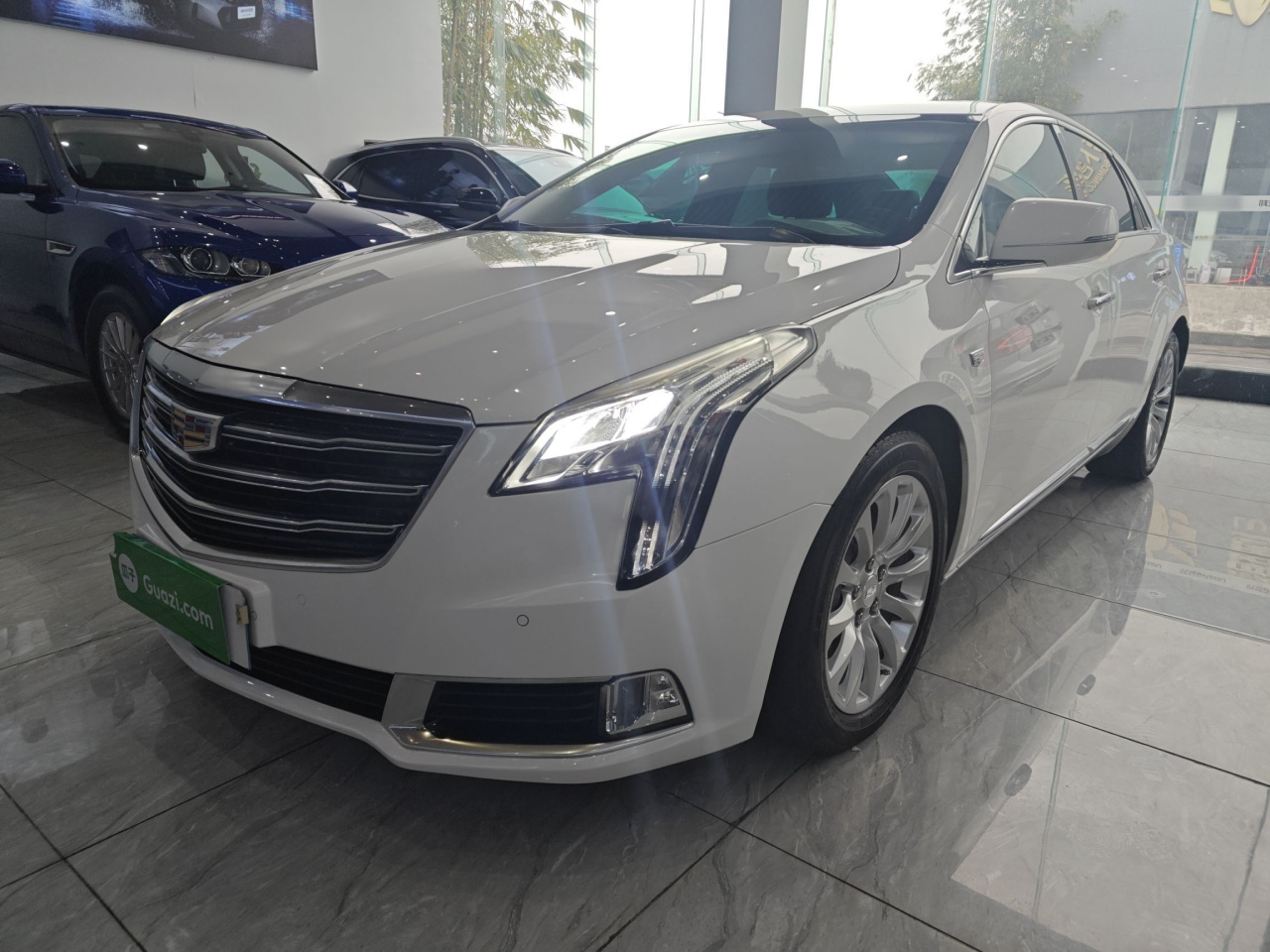 XTS 2018 28T Elite