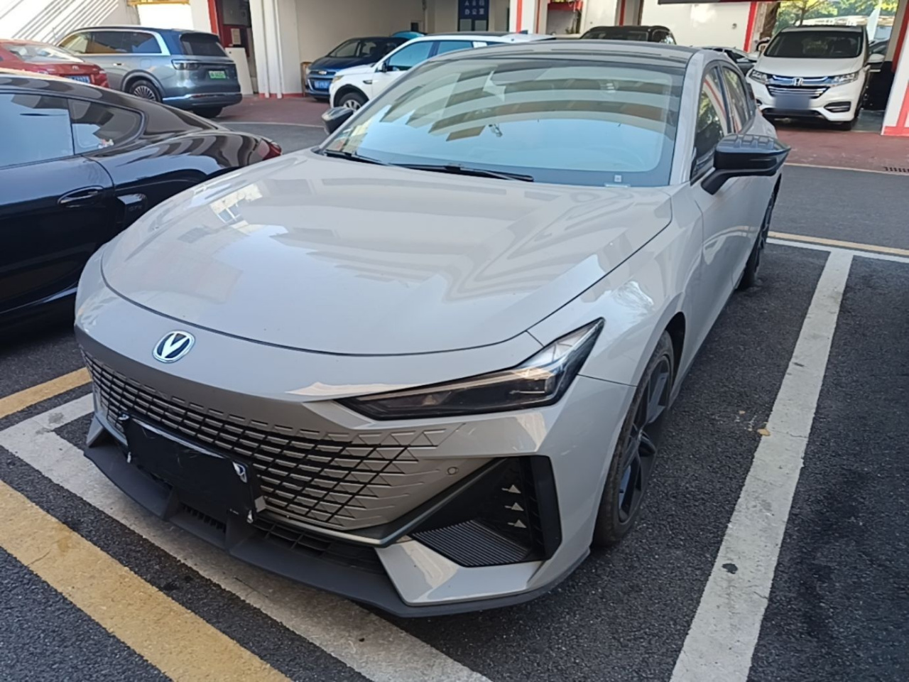 UNI-V 2022 1.5T Premium