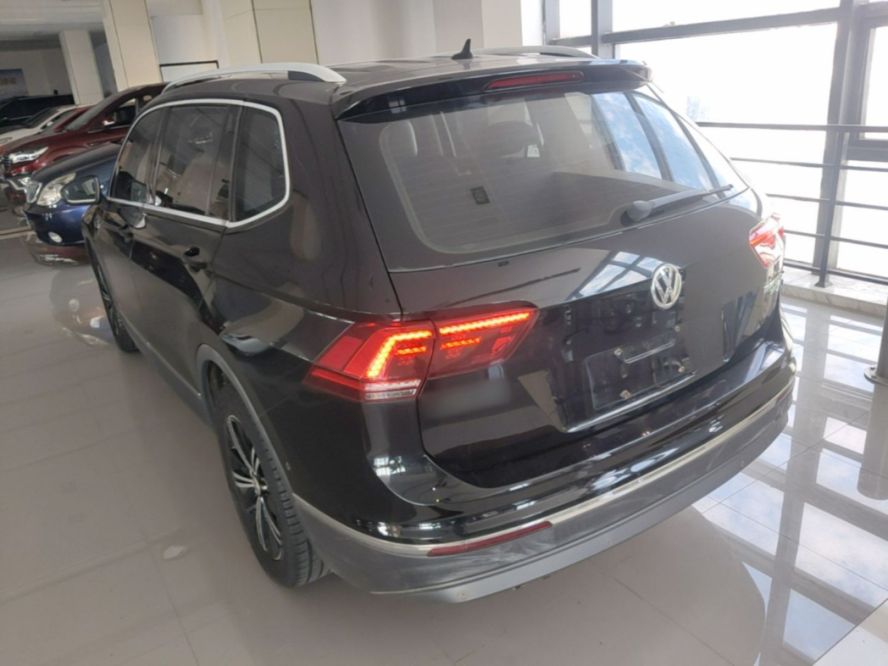 Tiguan L 2017 330TSI AT RWD Flagship photo 4