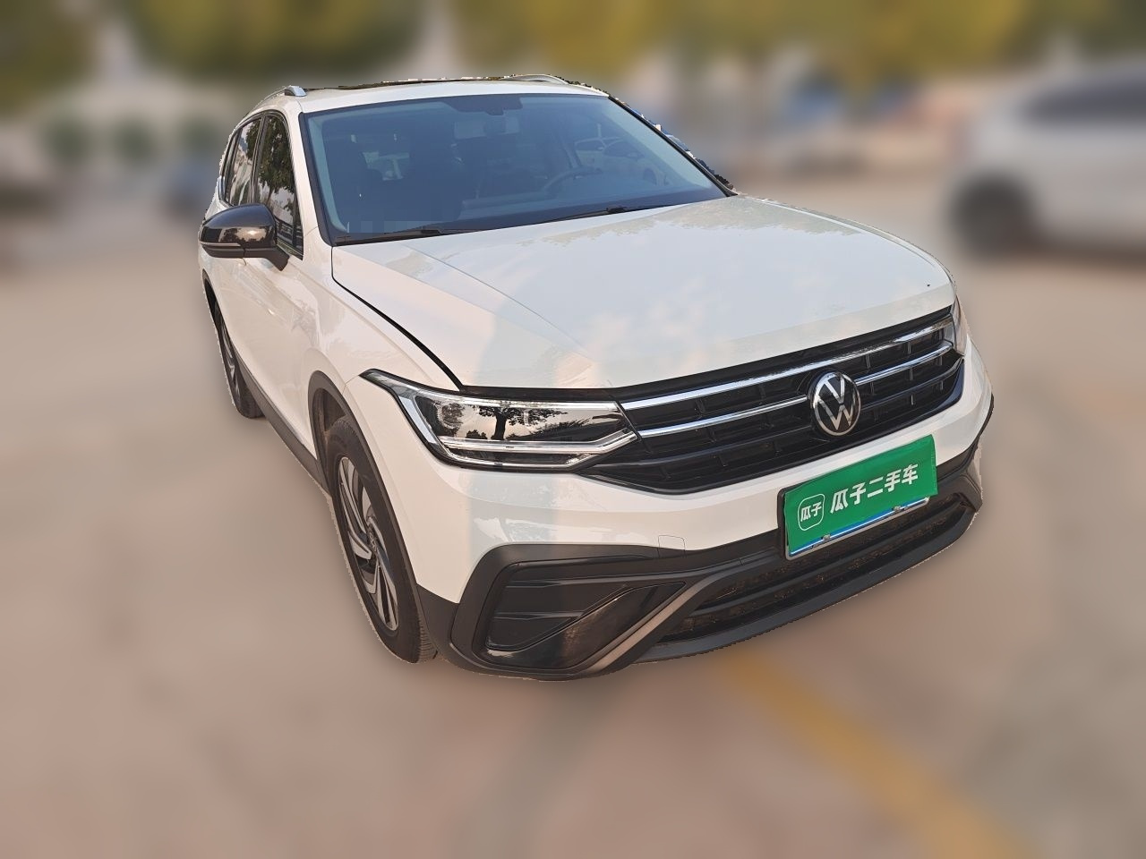 Tiguan L 2024 300TSI AT RWD photo 3