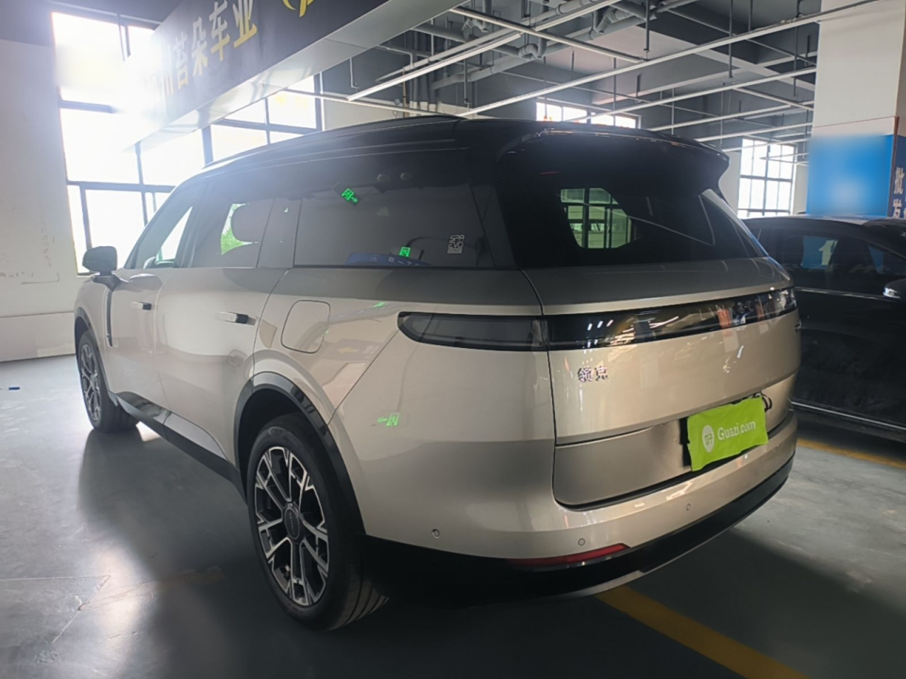 900 2025 2.0T Ultra 6-Seater photo 4