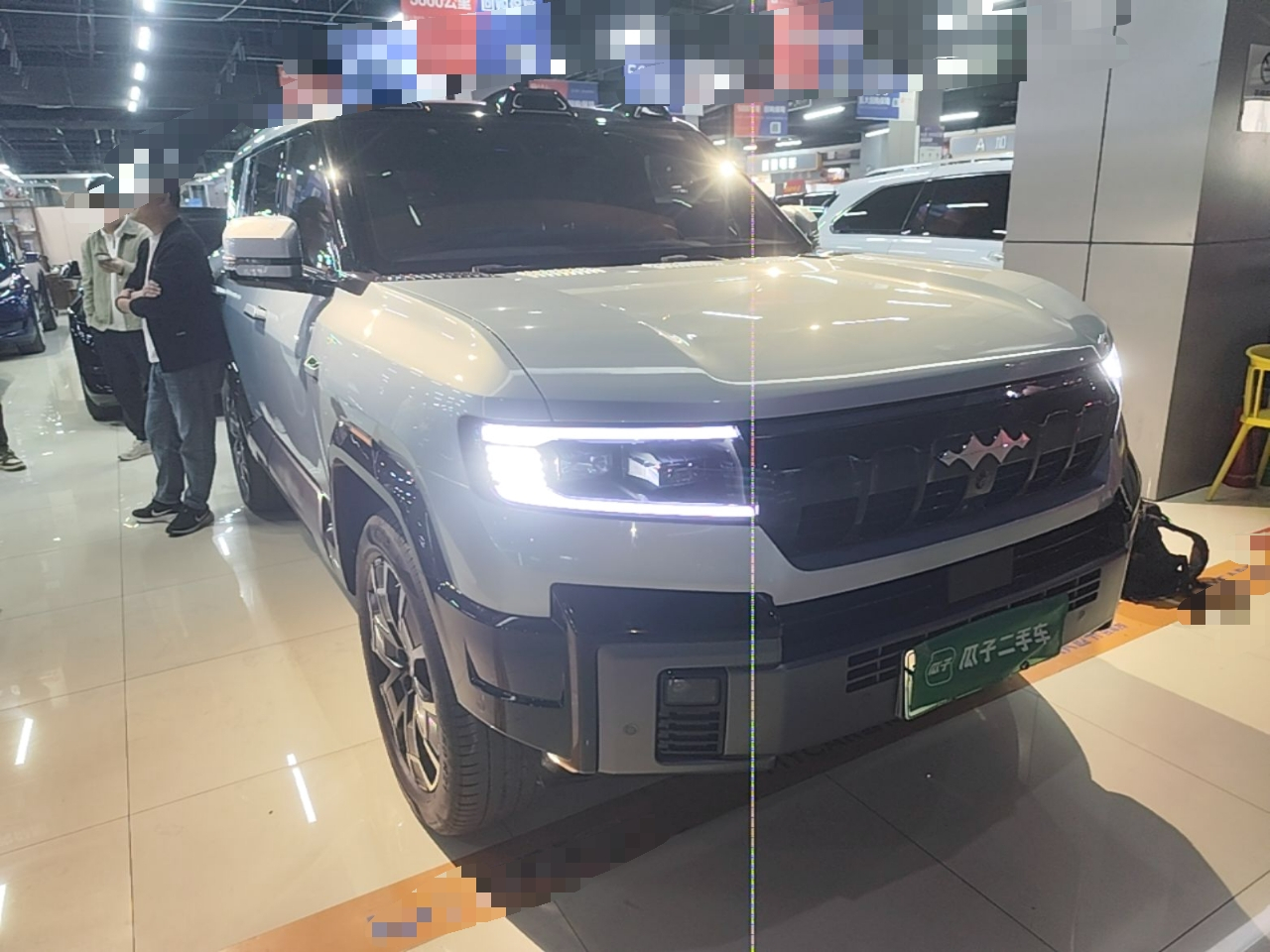 Fang Cheng Bao Leopard 8 2025 Flagship 6-Seater photo 5