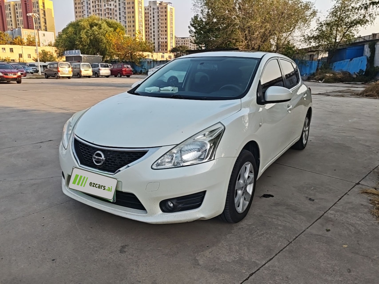 Tiida 2011 1.6L CVT Smart