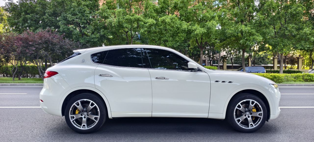 Levante 2016 3.0T Standard photo 4