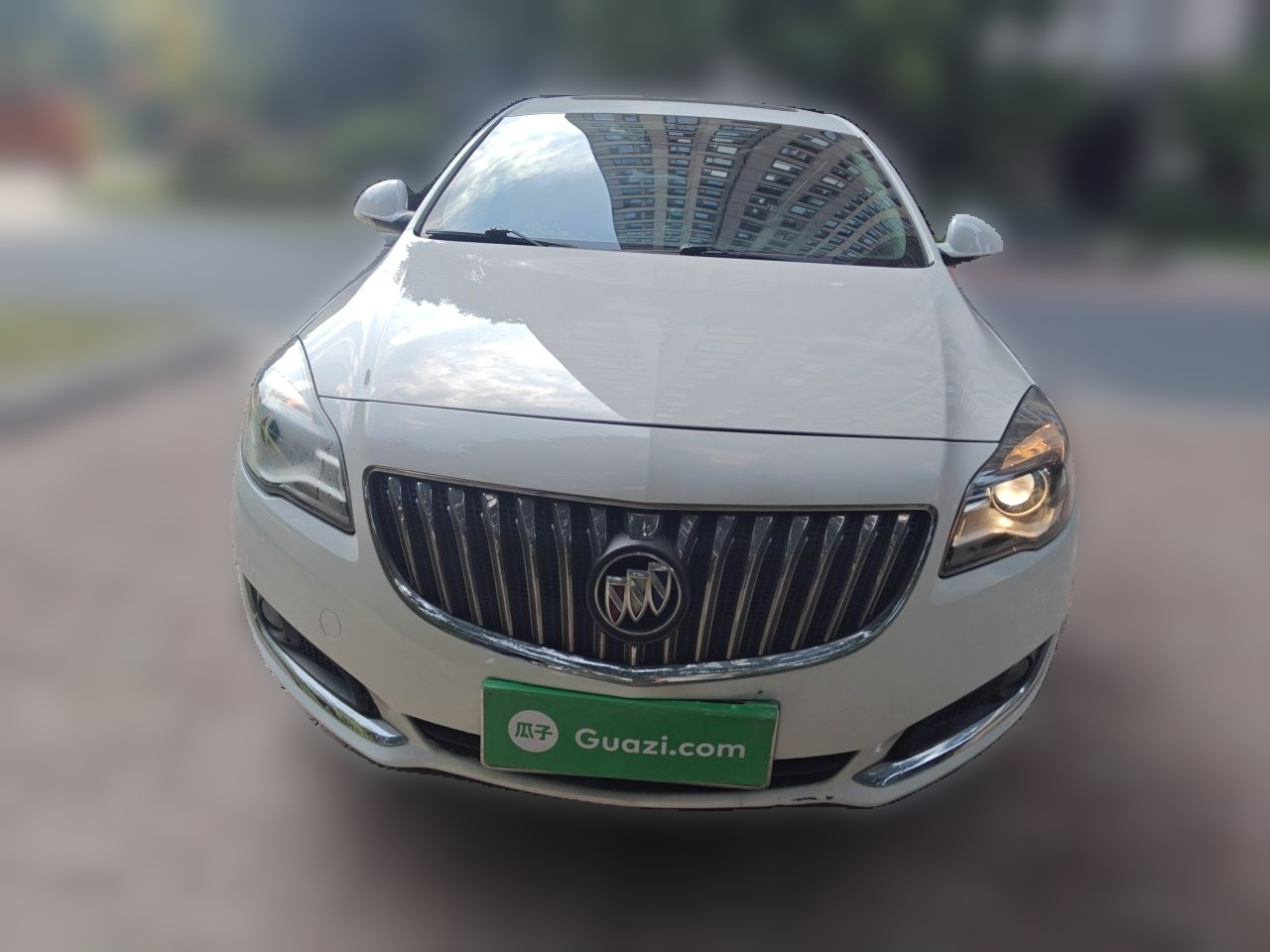 Regal 2015 1.6T Elite Tech photo 2