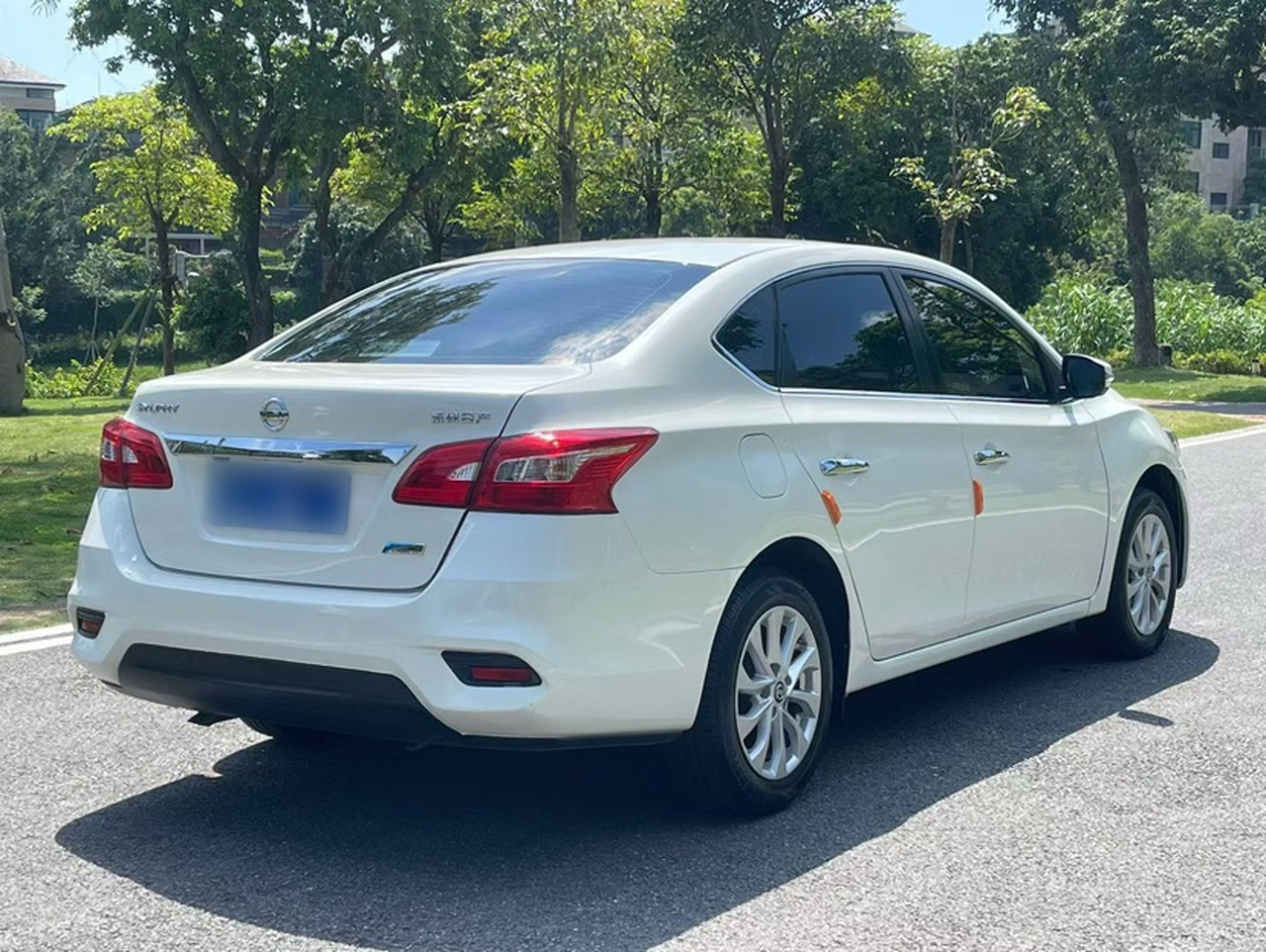 Sylphy 2018 1.6XV CVT Exclusive photo 3