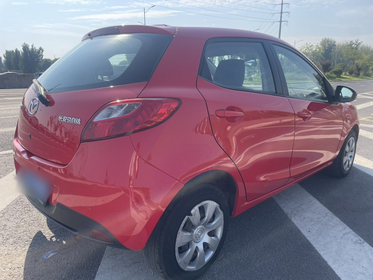 2 2012 Hatchback 1.3L AT Standard photo 2