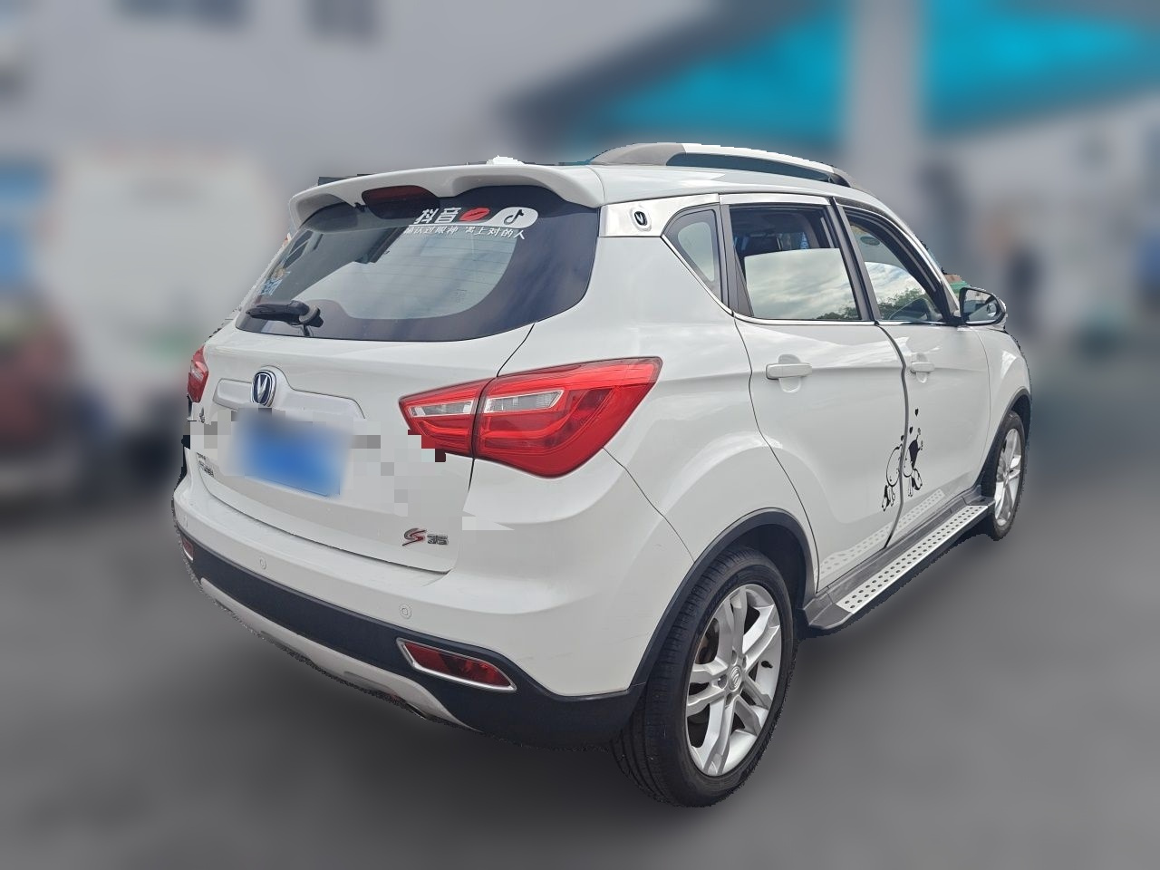CS35 2017 1.6L MT Luxury photo 4