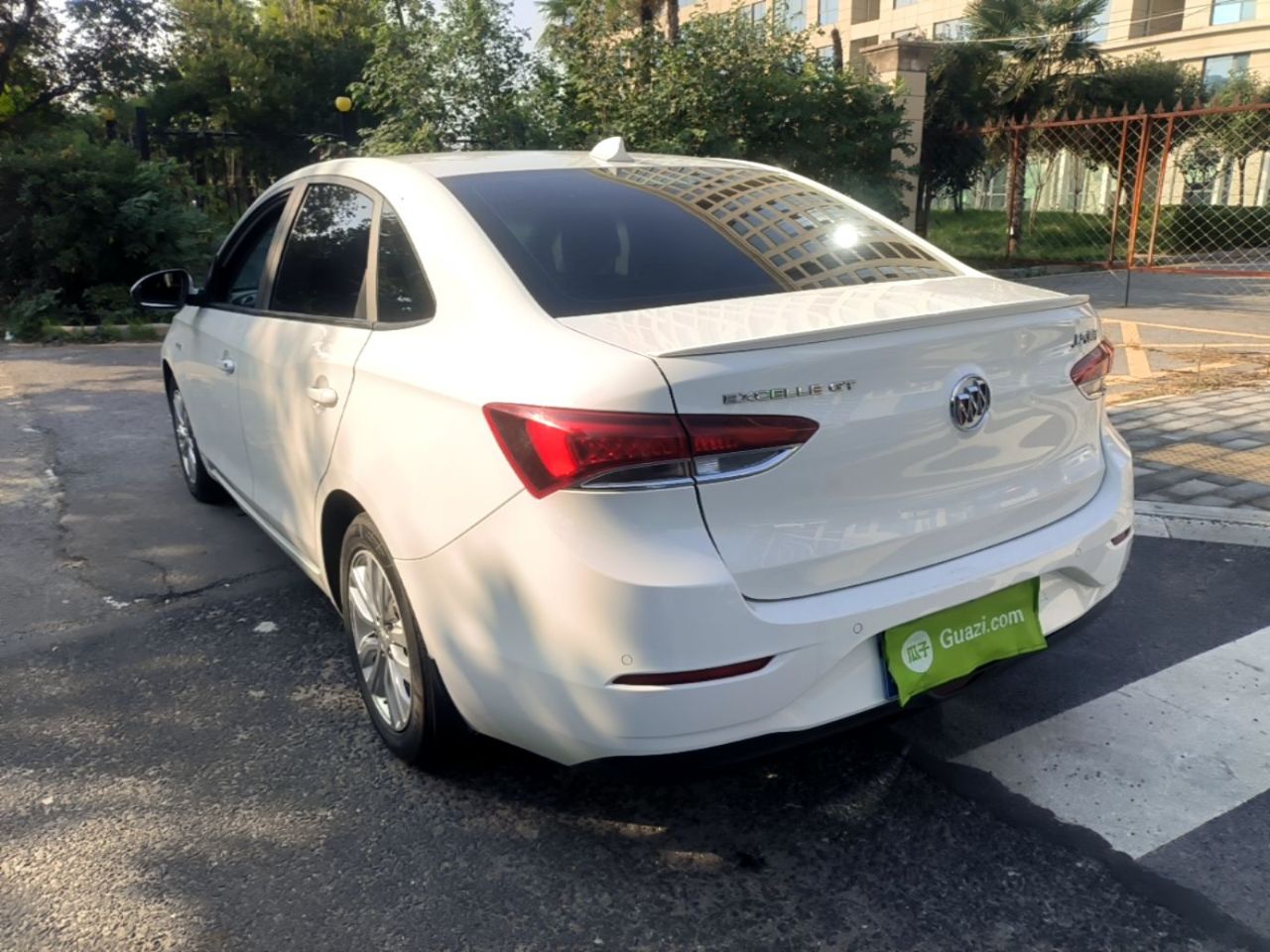 Excelle 2021 Facelift Classic 1.5L AT Elite photo 4