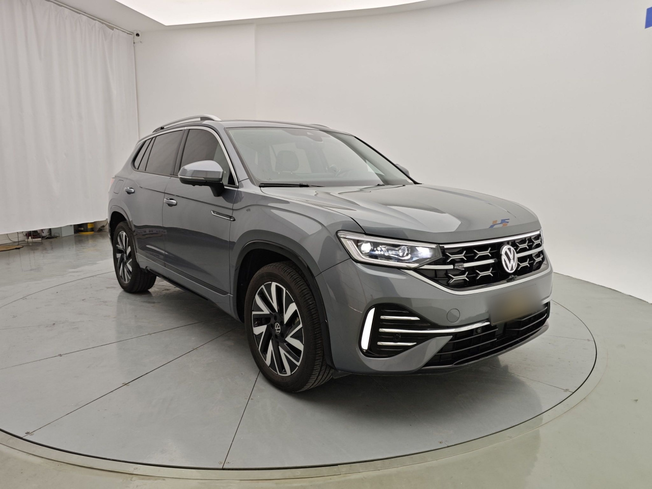 Tayron 2023 380TSI AWD R-Line photo 3