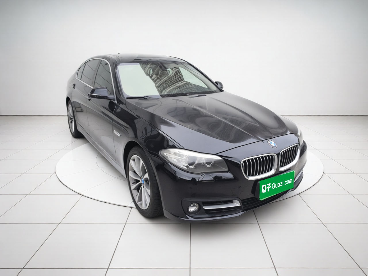 5 Series 2017 525Li Leading photo 2
