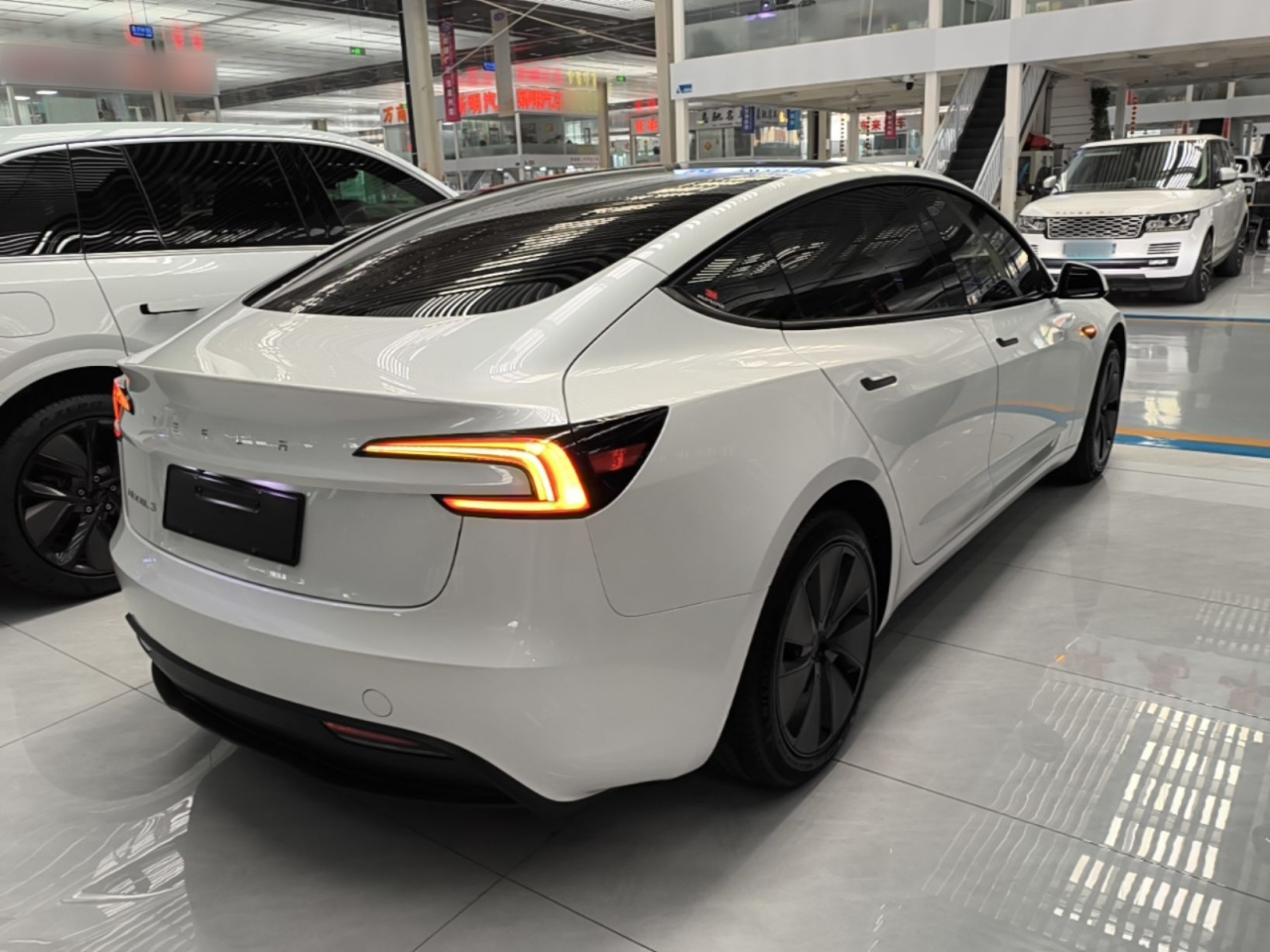 Model 3 2023 RWD photo 4