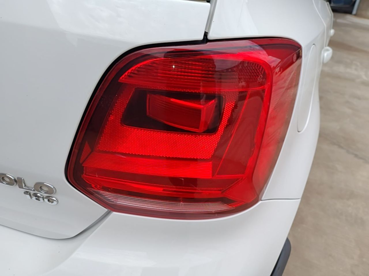 Polo 2016 1.6L AT Comfort photo 2