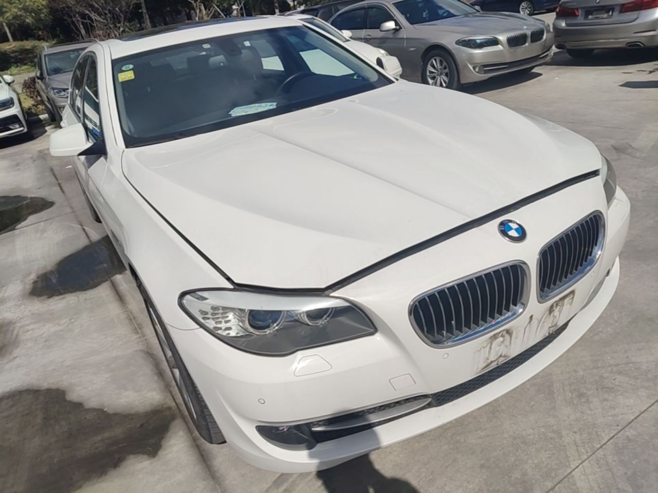 5 Series 2013 530Li Leading photo 3