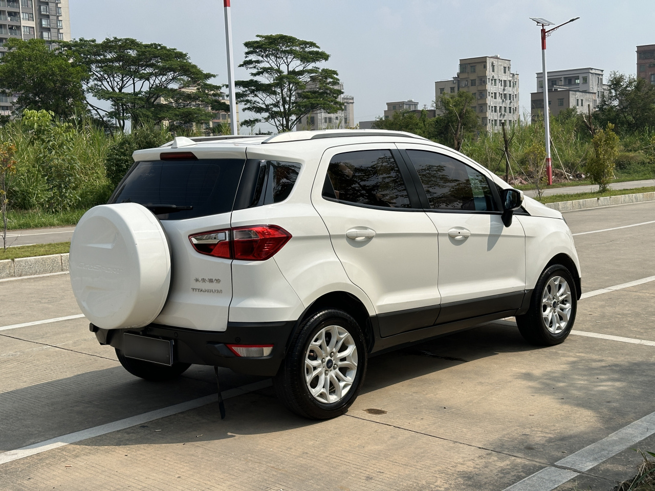 2017 1.5L AT Premium photo 4
