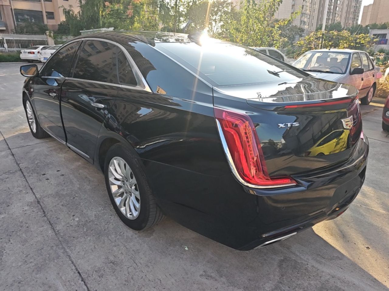 XTS 2018 28T Tech photo 4