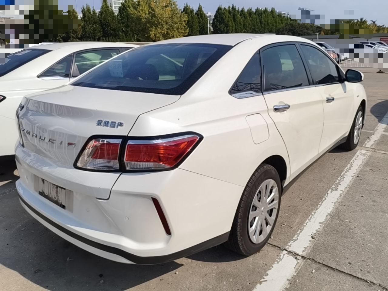 D60EV 2022 Standard Range photo 4