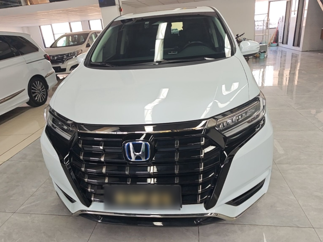 Elysion 2024 2.0L e:HEV Luxury photo 2