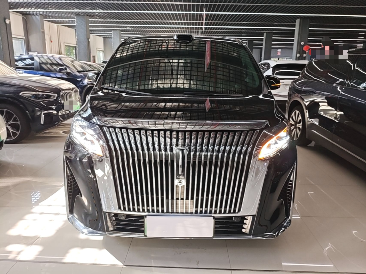 2025 AWD 8 photo 2