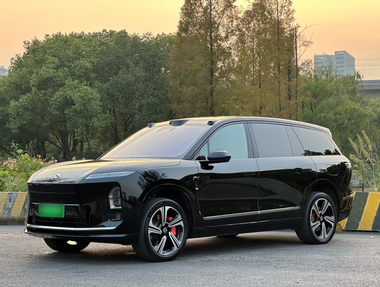 ES8 2026 6-Seater Executive Luxury
