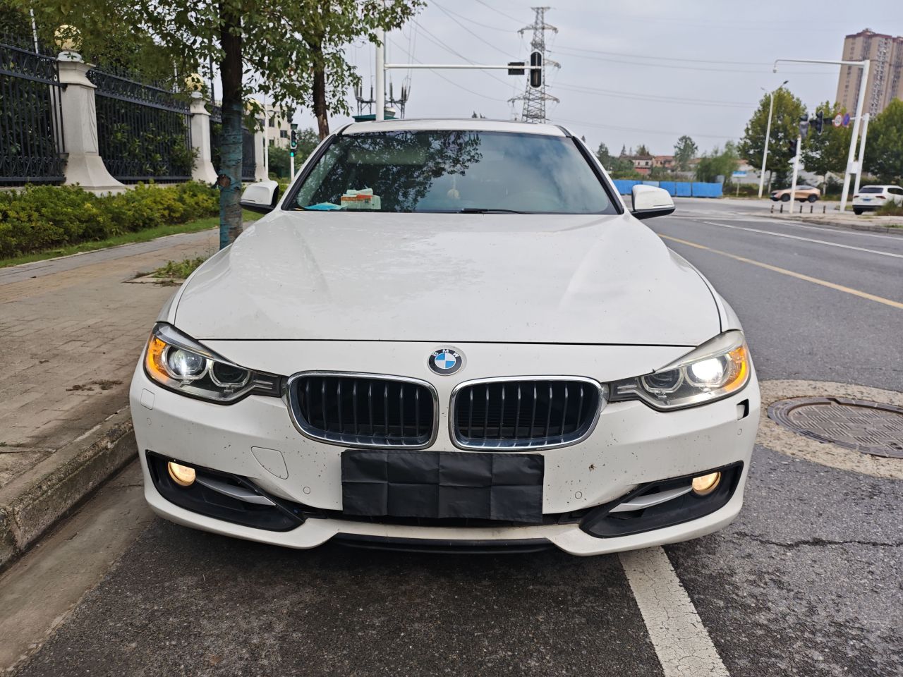 3 Series 2015 320i Sport Design Package photo 2